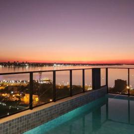 Apartament central with river views, pool and garage