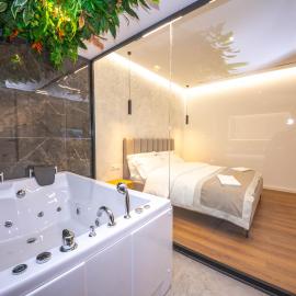 Hotel Riviera، فندق في تيرانا