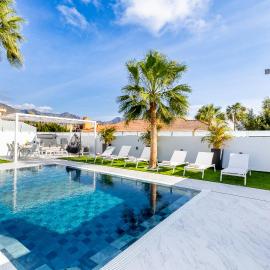 VILLA NICOLE wifi, gym, Heated Pool
