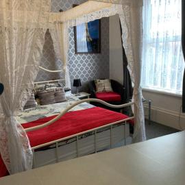 Hornby Villa B&B Couples & Families Only- Quiet Central Location- Near To Winter Gardens