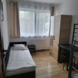 Rooms4Rest Popularna - Private rooms for tourists, hotel in Warsaw