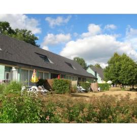 Le village de Sèchemailles, hotel in Ambrugeat