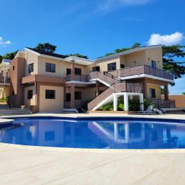 Seaview Paradise - Sleeps 3 - Pool - Parking