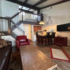 Yosemite Condominium Loft unit -B202, hotel in Yosemite West