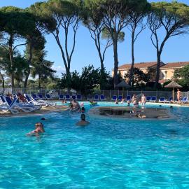 Magnifique Maison familiale au Mas des Vignes F4 très bien équipée dans une résidence de vacances privée idéale jusqu'à 8pers terrasse, clim, grande piscine d'été et piscine chauffée l'hiver parking privatif gratuit