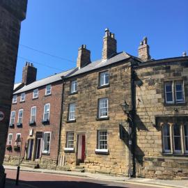 Castle Retreat - luxury apartment opposite Alnwick Castle, hotel in Alnwick