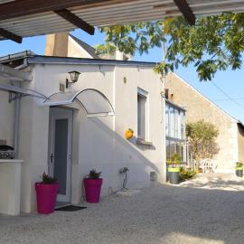 Gîte confortable, animaux acceptés, jardin clos - FR-1-381-47, hotel in Saint-Avertin