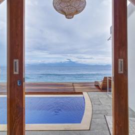 Moontana Beachfront Villa, hotel in Nusa Penida