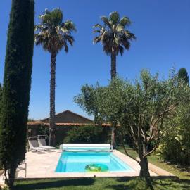 Gîte : La cave des Violettes, מלון בLespignan