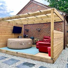 1 Bedroom home with hot tub & private garden, hotel in Orpington
