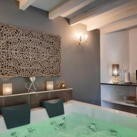 CHARME AU FIL DE L'EAU, hotel en Vendières