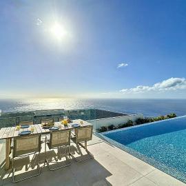 Villa OceanAIR by LovelyStay, Hotel in Prazeres