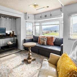 Paschal Winery - Glamp Cottage Trailer, hotel sa Talent
