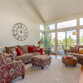 Juniper Haven New Remodel and Resort Amenities, hotel a Redmond