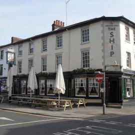 The Ship – hotel w mieście Chelmsford