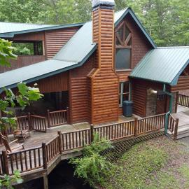 Safe Haven-hot tub-wifi- pool table, Fireplace. Foosball, Free Activities, hotell i Morganton