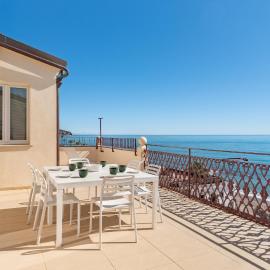 RivieraRent La Terrazza sul mare