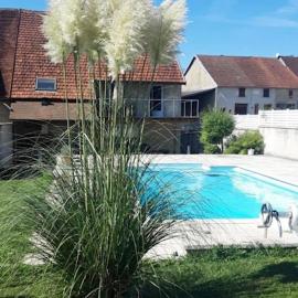 La perle des Lacs, hotel in Dompierre-sur-Mont