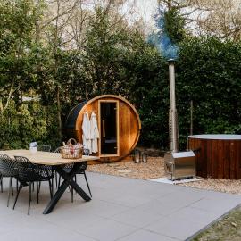 Romantisch Wellness Boshuisje met Sauna & Hottub, hotel in Meijel