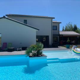 Grande villa avec piscine et spa