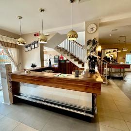 Hotel Pod Dębami, hôtel à Ostrów Wielkopolski