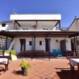 Apartments and rooms by the sea Zambratija, Umag - 22685, hotel in Savudrija