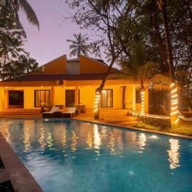 Eden's Estate by StayVista - Featuring cozy rooms with a private pool, and modern interiors for a delightful stay, hotel in Alibaug