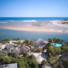 Antsanitia Resort, hotel in Mahajanga