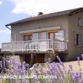 Gîte traditionnel avec terrasse et animaux acceptés