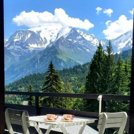Appartement Saint Gervais les Bains piscine et vue imprenable Mont Blanc, hotel in Saint-Gervais-les-Bains