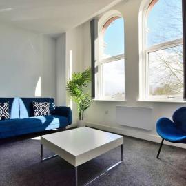 FREE PARKING - Beautiful 2-BR Flat in Manchester