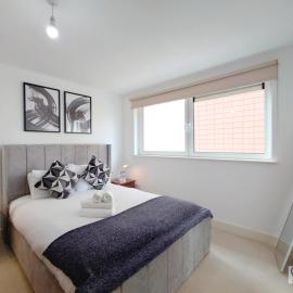 Two-Bedroom Apartment with River Views, hotel a Beckton