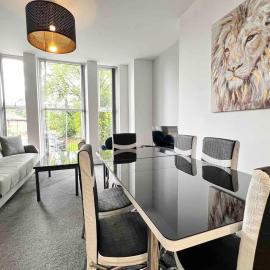 FREE PARKING - Cosy 2-BR Flat near Salford Royal
