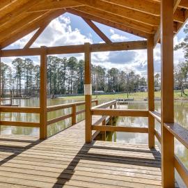 Pet-Friendly Lakehouse: View Tower + Fire Pit!, hotel in Lake Murray Shores