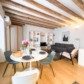 Mazzini 9 Tirabora Short Rent, hotell i Trieste