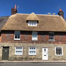 Cottage in centre of Shaftesbury with lovely garden