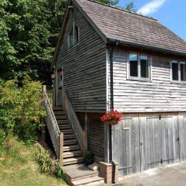The Studio, Upper House Farm, Crickhowell with Double Garage and Free Parking, hotel v mestu Crickhowell