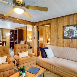 Heber Springs Cabin w/ Deck: 3 Mi to Sugarloaf Mtn