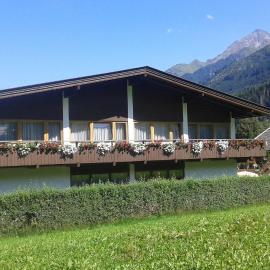 Gästehaus Eberl - Rita, hotell sihtkohas Finkenberg