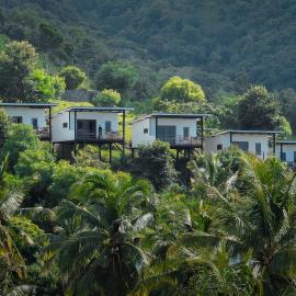 Disini Lombok ECO Sky House with Sea view, hotel in Selong Belanak