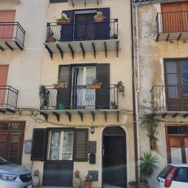 casa Ennio by Villa Paola Ciminna