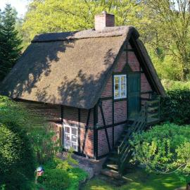 Ferienhaus unter Reet im Heidedorf Sankt Dionys bei Lüneburg, hotel in Sankt Dionys