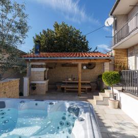 House Roko, hotel in Dramalj