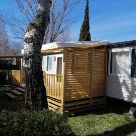 Mobil home chez Alain120、ラ・ロック・ダンテロンのホテル