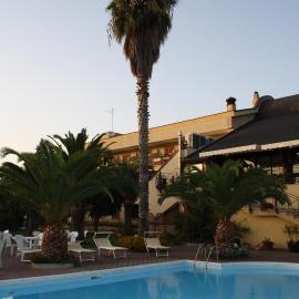 Hotel Marinella、ピッツォのホテル