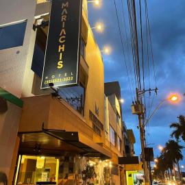 Mariachis Hotel, hotel a Passos