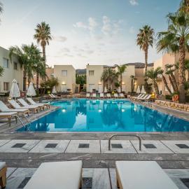 Meropi Hotel & Apartments, готель у місті Малія