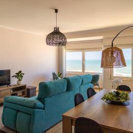 Blue House in Santa Cruz with Sea View, hotel in Santa Cruz