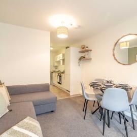 Stylish Apartment 5 min Walk to Castle - By Tempstay