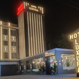 Viesnīca Hotel Luxura, Ahmedabad pilsētā Amdāvāda